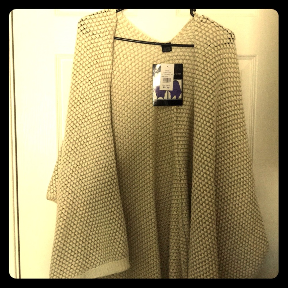 Ruana Wrap (Ivory/Gold)